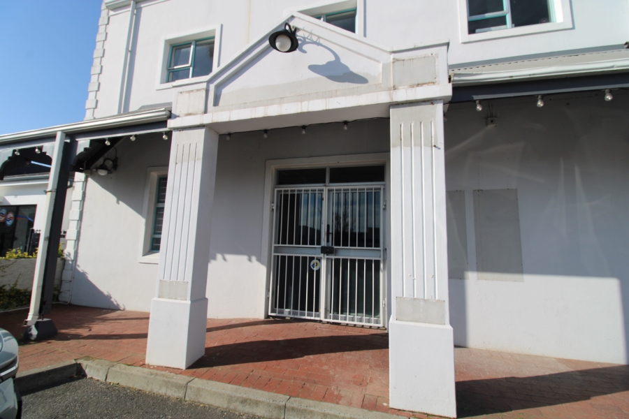 To Let commercial Property for Rent in Roundhay Western Cape
